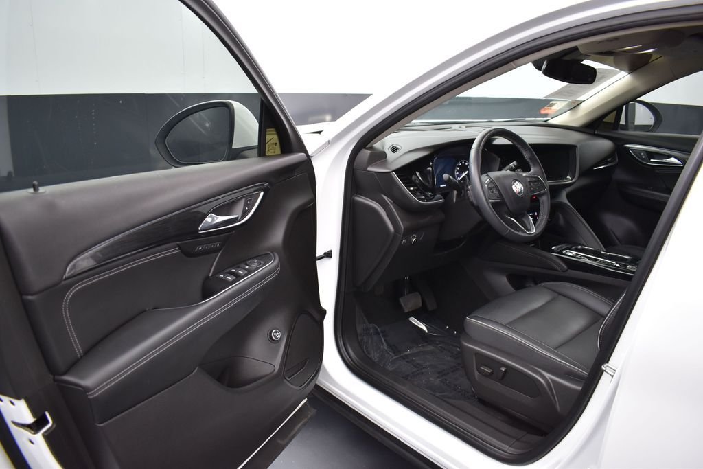 Used 2023 Summit White Buick Essence image 5