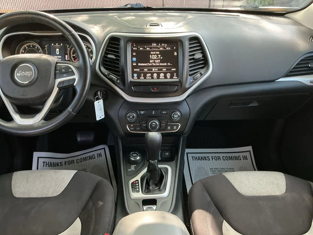 Used 2014 Black Jeep Latitude image 19