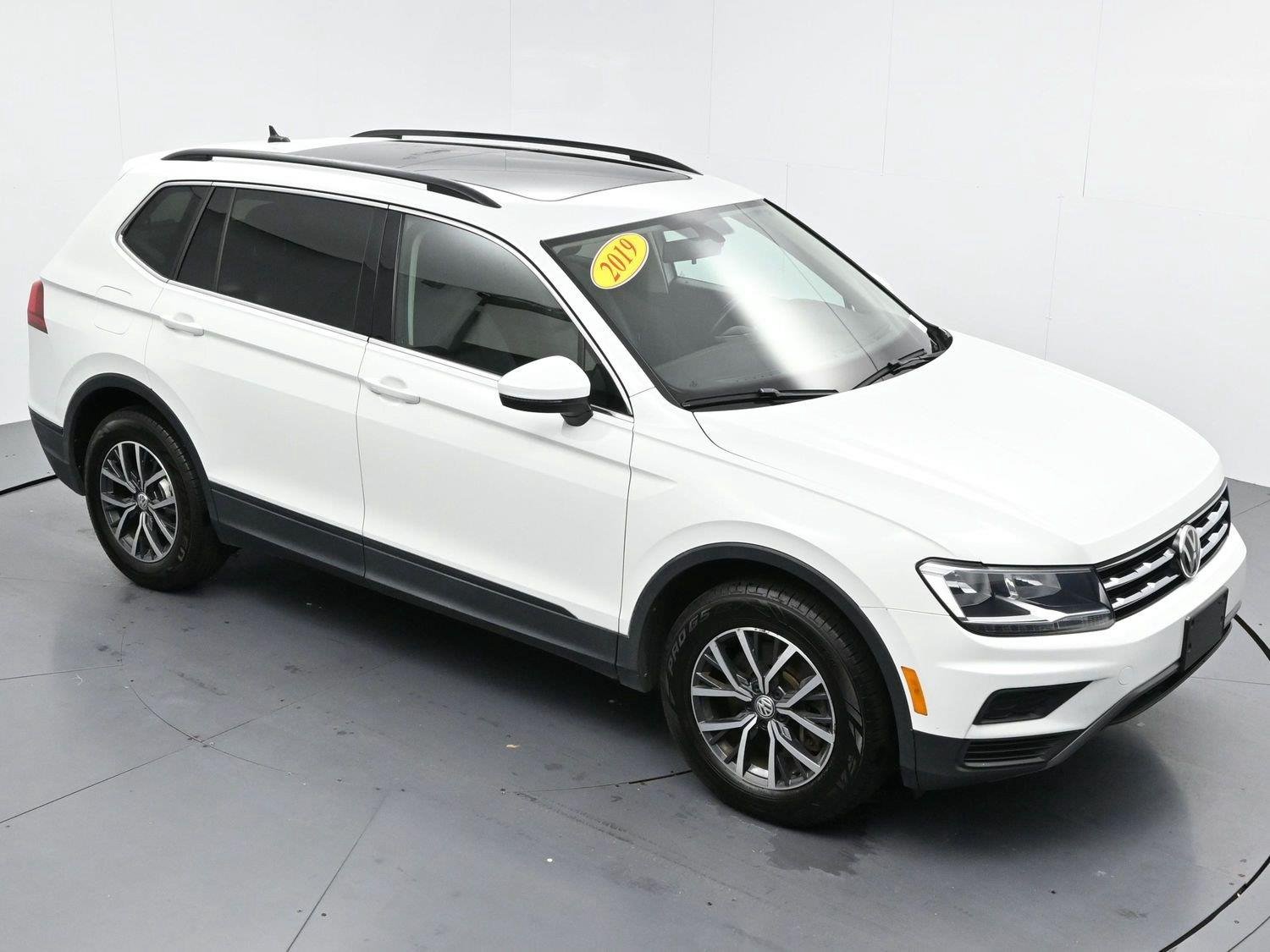 Used 2019 Pure White Volkswagen SEL image 38