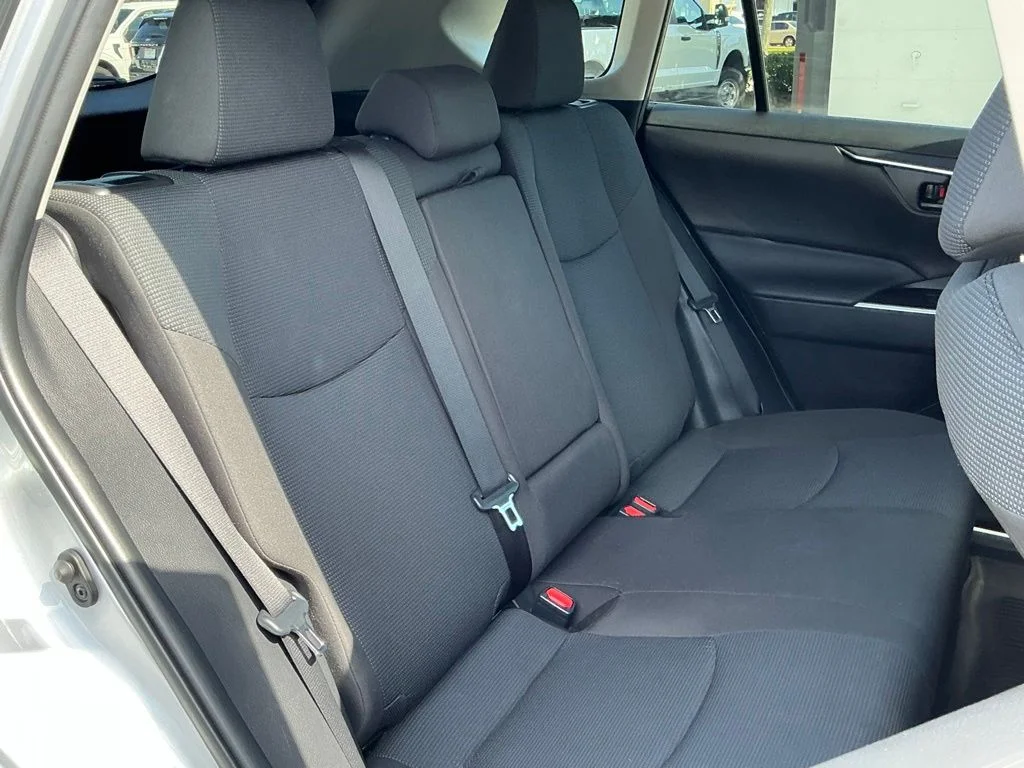 Used 2022 Silver Toyota LE image 22