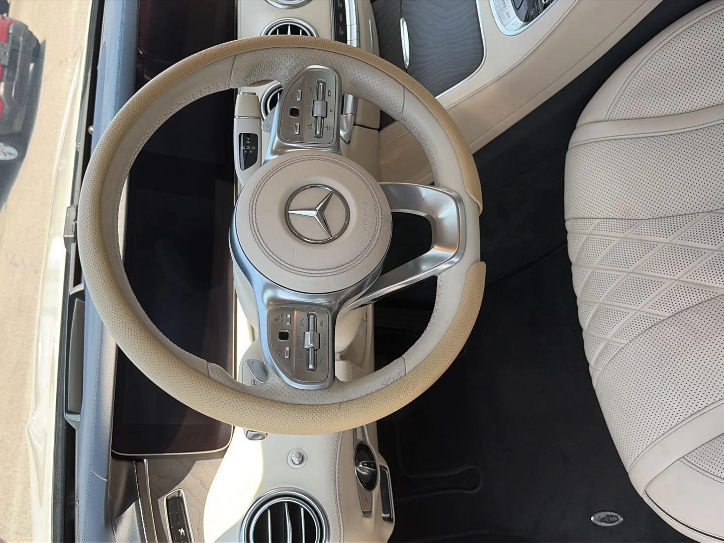 Used 2018 designo Diamond White Metallic Mercedes-Benz S 560 image 41