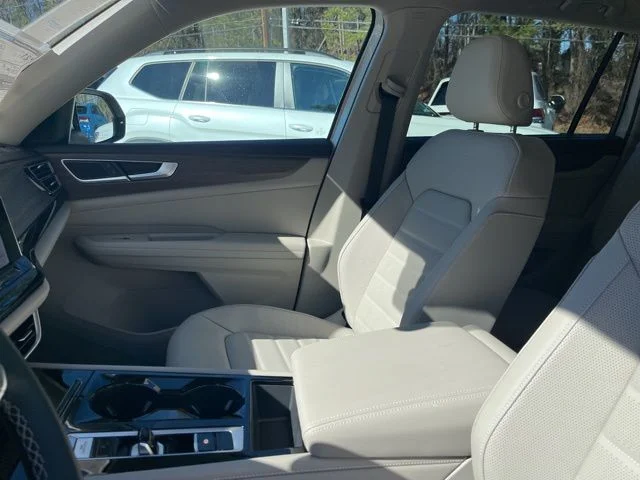 New 2026 White/off-white Volkswagen 2.0T SEL image 10