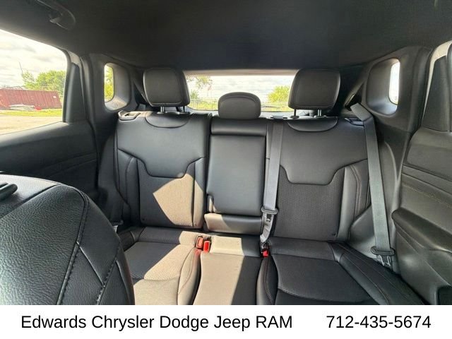New 2026 Bright White Clear-Coat Exterior Paint Jeep Trailhawk image 28