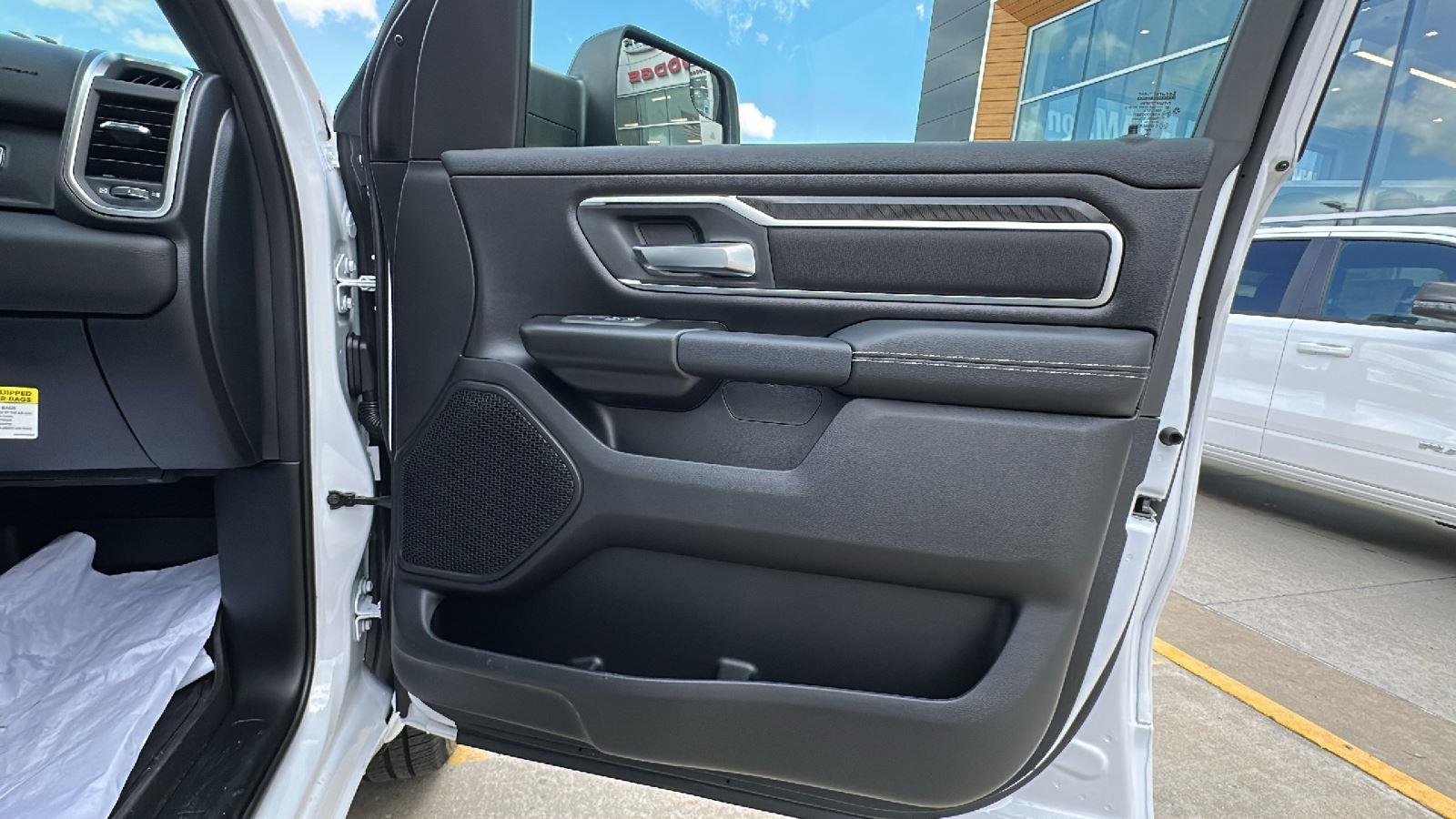 New 2026 Bright White Clear-Coat Exterior Paint RAM Big Horn image 31