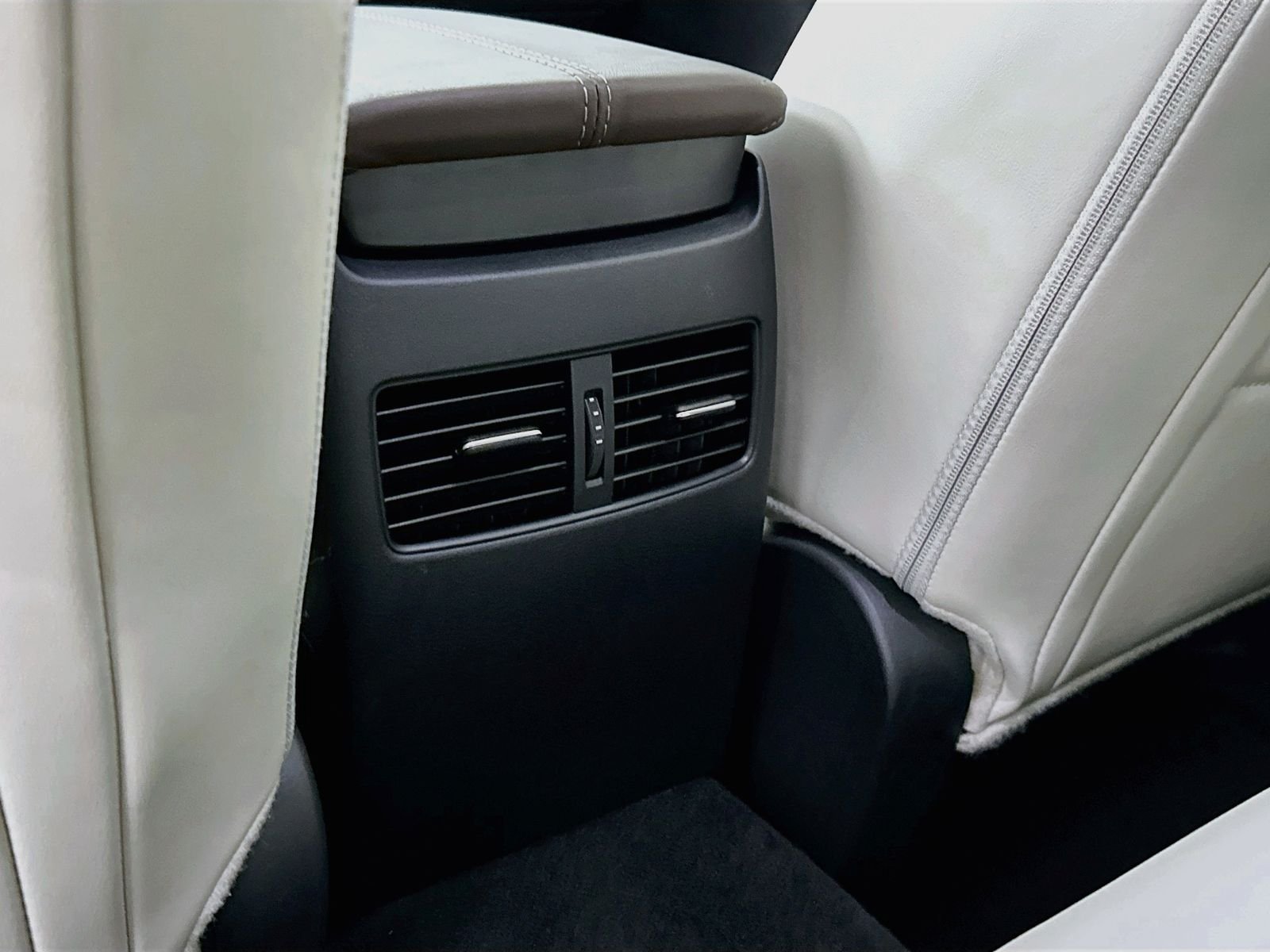 Used 2024 Snowflake White Pearl Mica Mazda 2.5 S Premium Package image 27