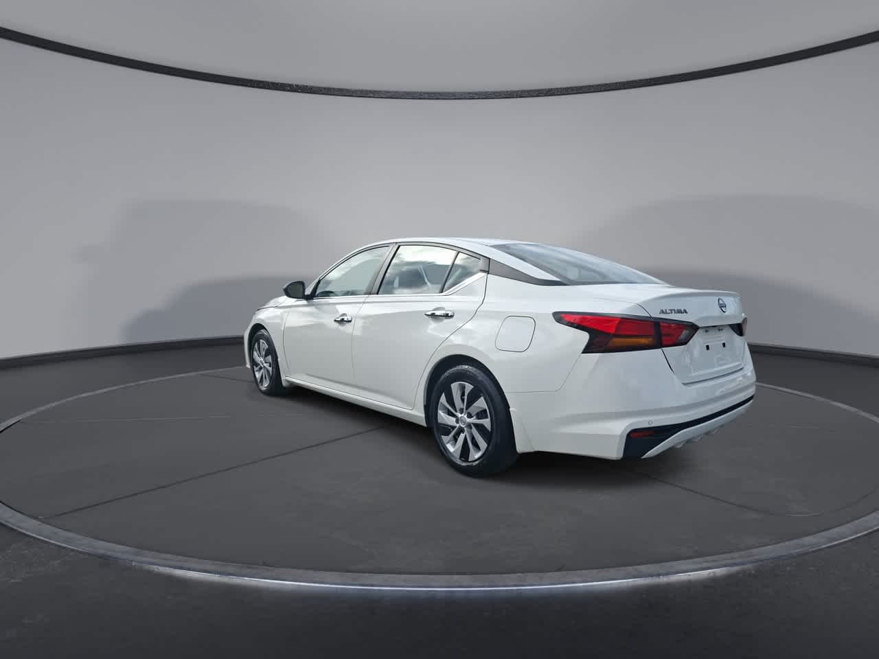 Certified Used 2024 Glacier White Nissan 2.5 S image 6