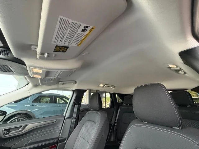 Used 2025 Oxford White Ford Active image 19