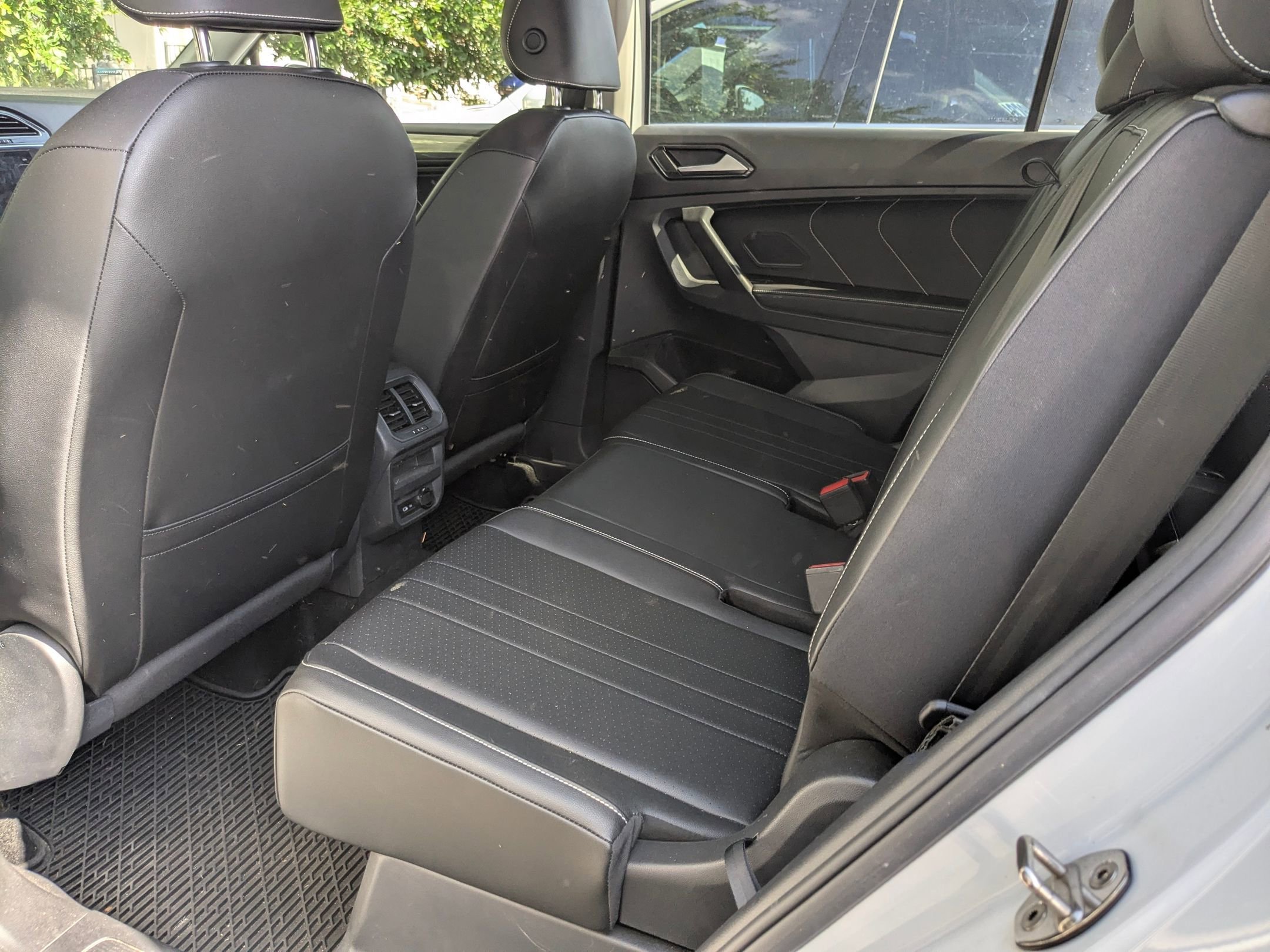 Certified Used 2022 Pure White Volkswagen SE image 6