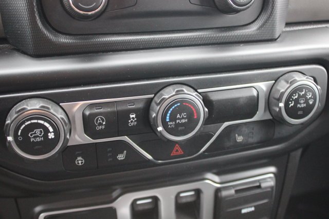 Used 2020 White Jeep Sport S image 7