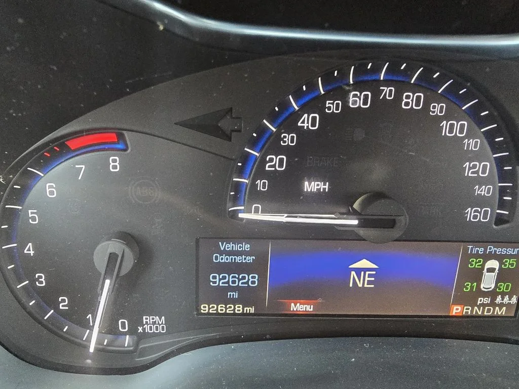 Used 2014 RADIANT SILVER METALLIC Cadillac Luxury Collection image 13