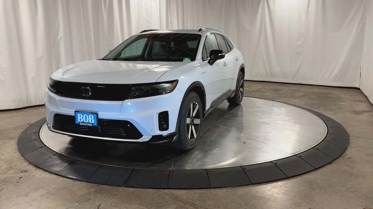 New 2026 Frostline White Pearl Honda Touring image 4