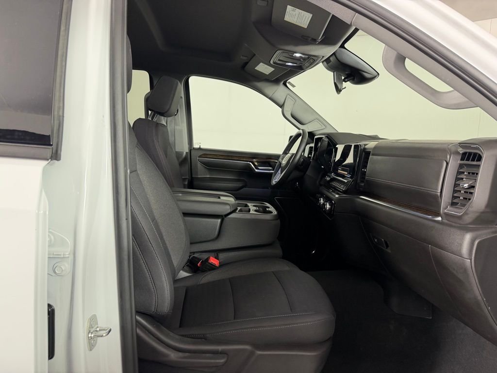 Used 2024 Summit White GMC Elevation image 29