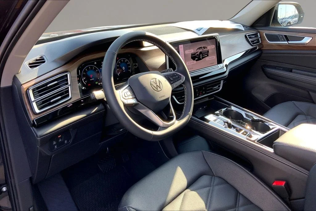 New 2026 Deep Black Pearl Volkswagen 2.0T SE w/Technology image 7