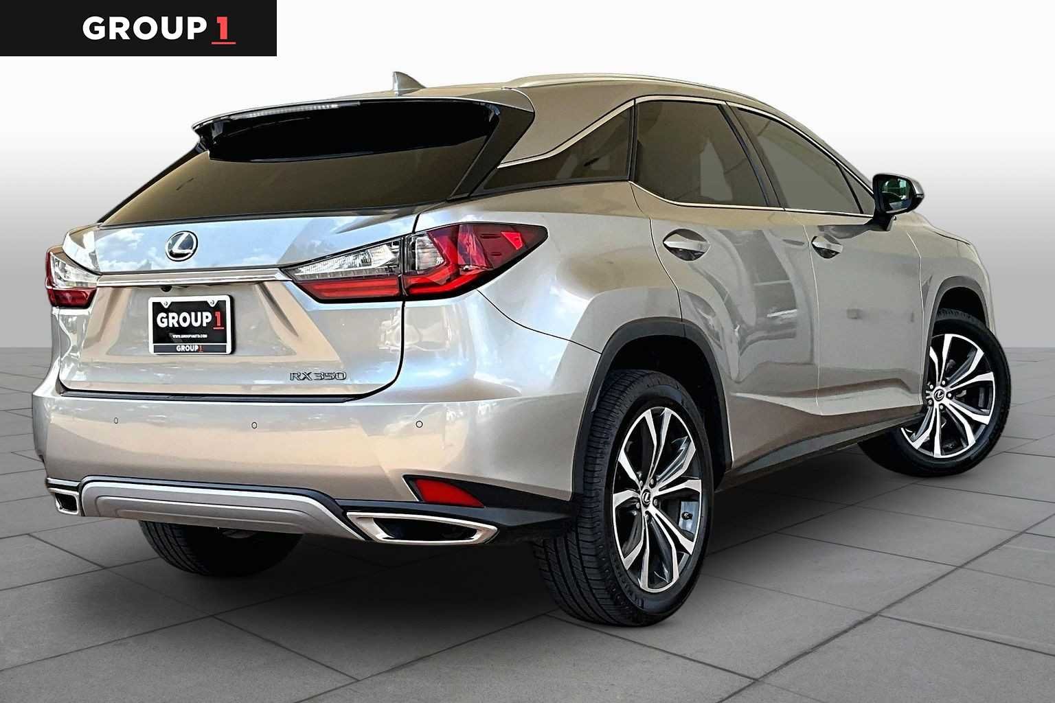 Used 2021 Atomic Silver Lexus  image 11
