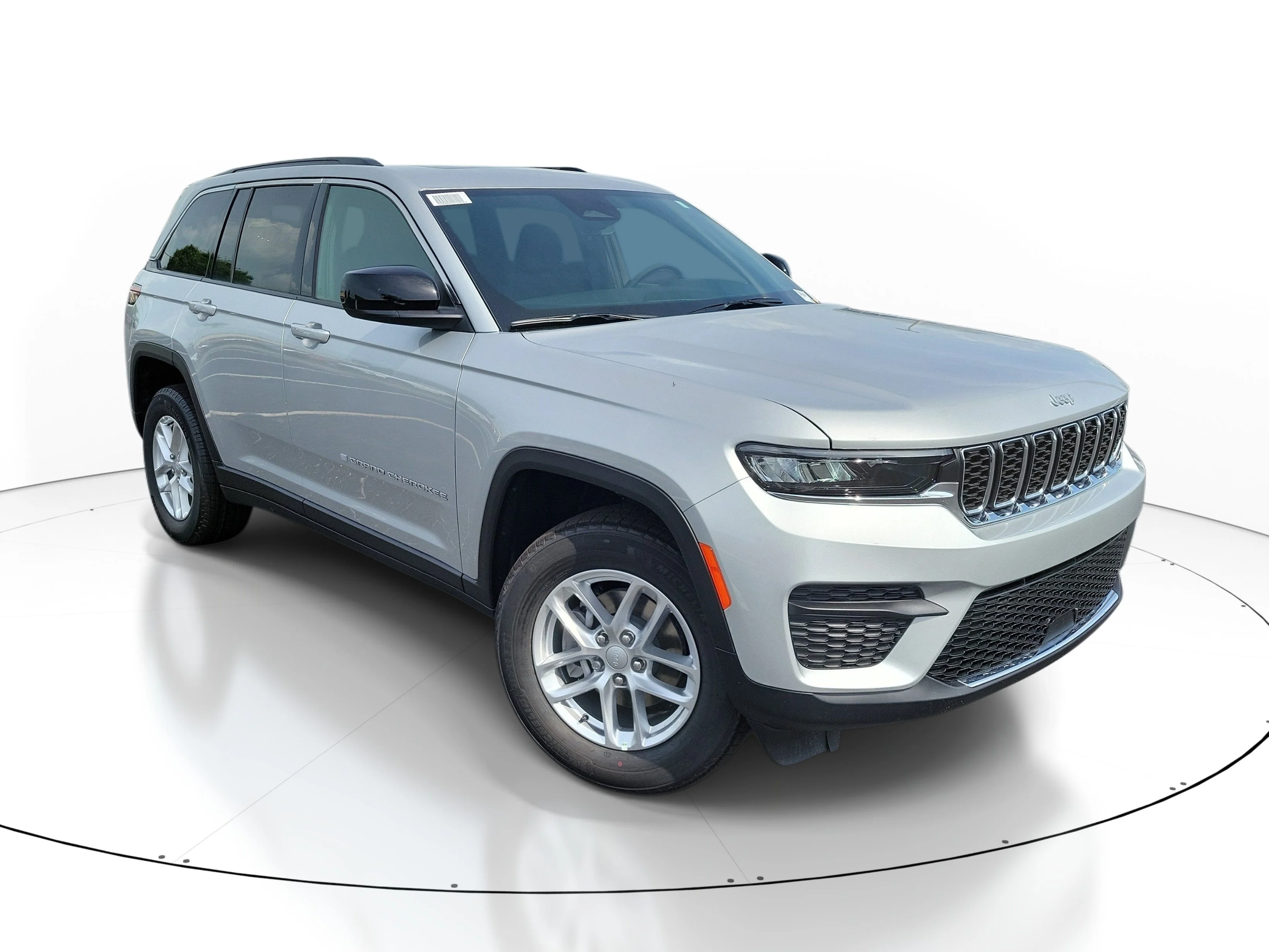 New 2026 Silver Zynith Jeep Laredo X image 1
