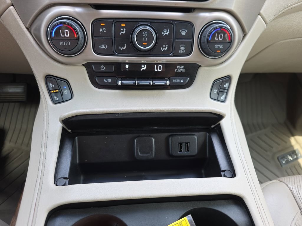Used 2015 White GMC Denali image 27