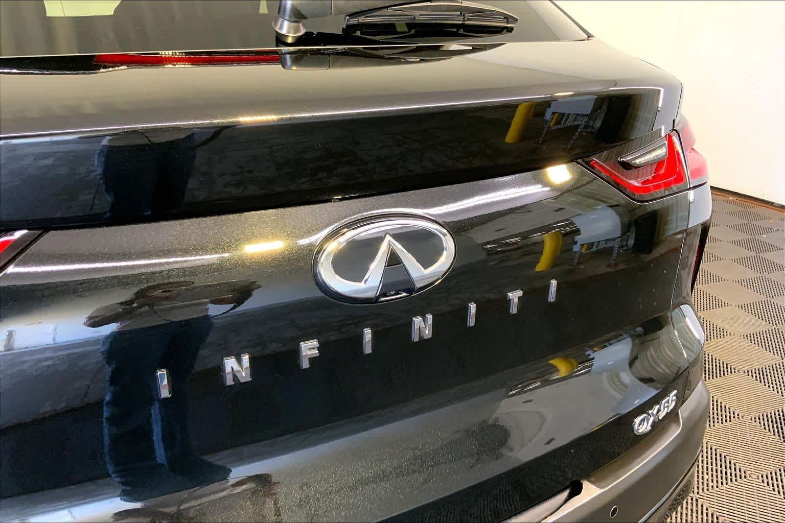 Used 2022 Mineral Black INFINITI LUXE image 33