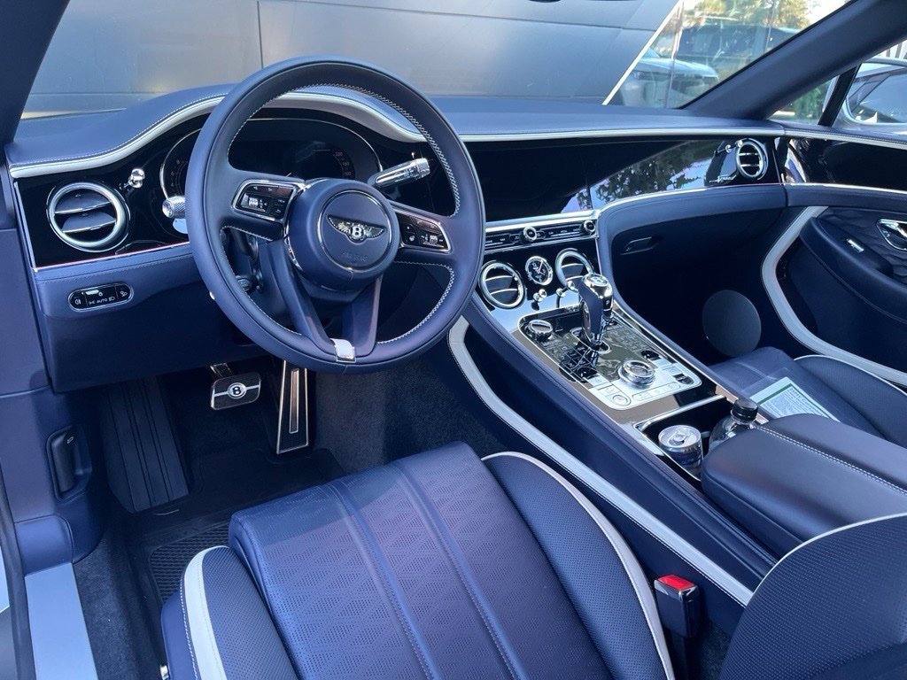 Used 2025  Bentley Speed image 8