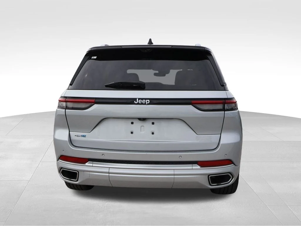 Used 2022 Silver Jeep Summit Reserve 4xe image 17