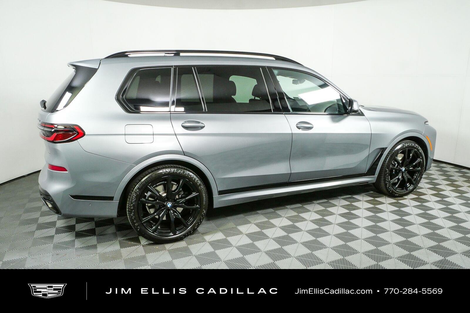 Used 2024 Gray BMW xDrive40i image 2