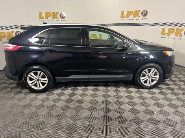 Used 2019 Black Metallic Ford SEL image 2