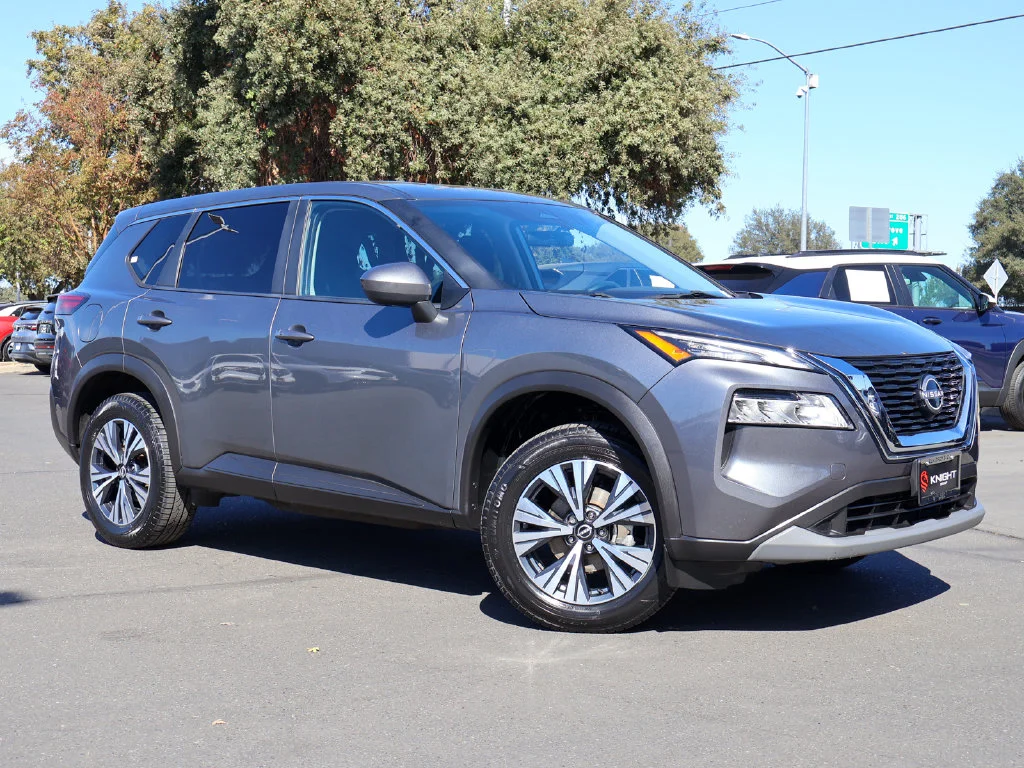 Used 2023 Gun Metallic Nissan SV image 5