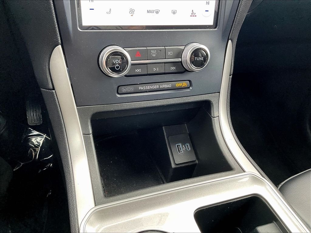 Used 2023 Black Ford SEL image 24