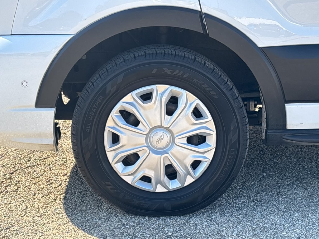 2023 Ford Transit Passenger Van XLT - Photo 9