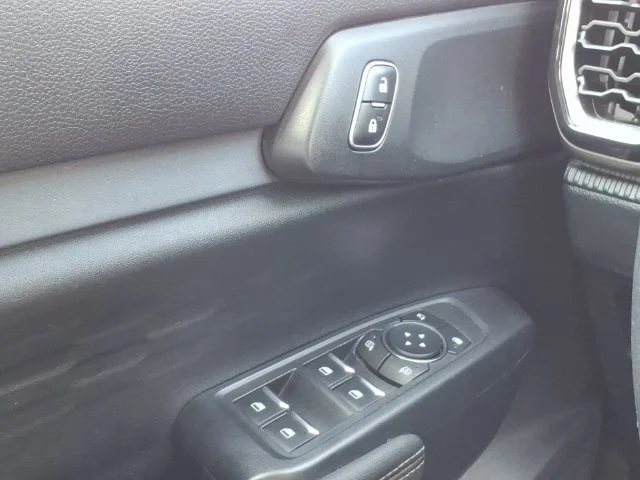Used 2025 White Ford XLT image 25