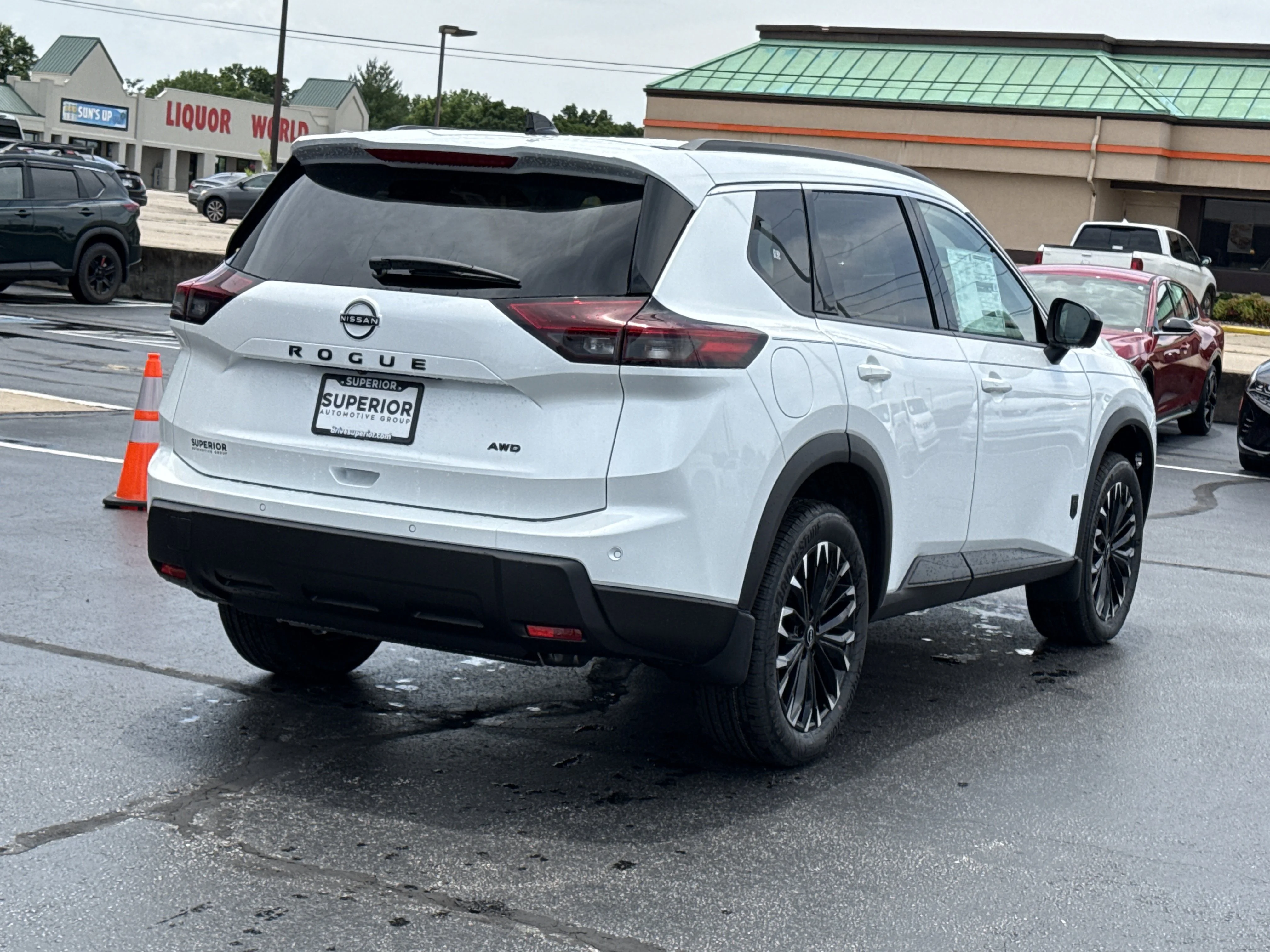 New 2026 Everest White Pearl Tricoat Nissan Dark Armor AWD image 3
