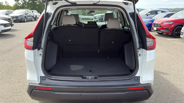 Used 2023 White Honda EX image 26