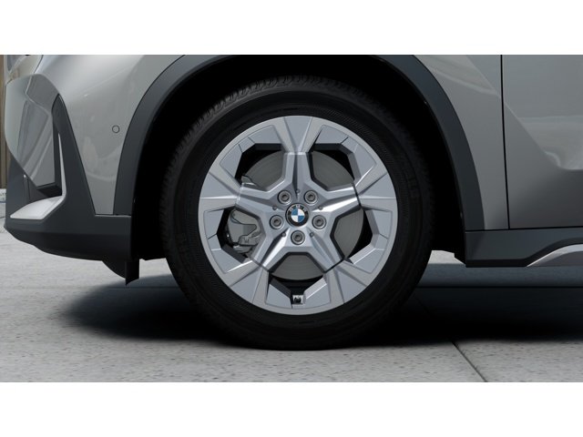 New 2027 Space Silver Metallic BMW  image 7
