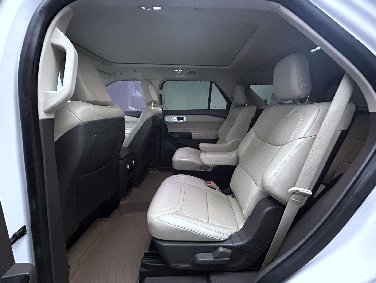 Used 2020 White Ford Platinum image 20