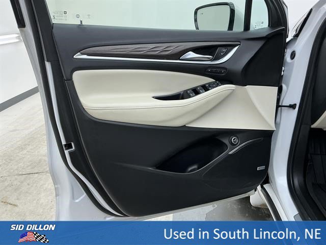 Used 2023 White Frost Tricoat Buick Avenir image 16