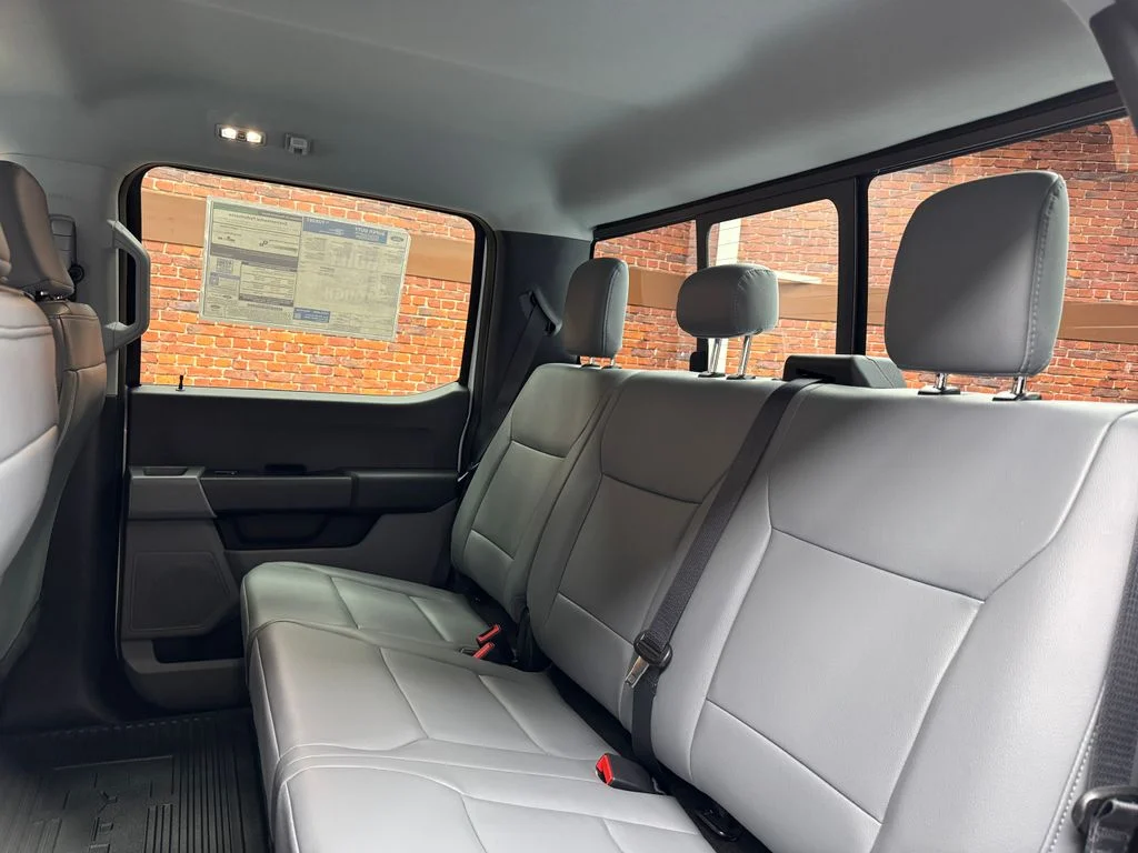 New 2026 Oxford White Ford F-250® XL image 28