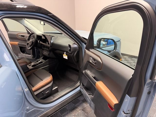 New 2026 Azure Gray Metallic Tri-Coat Ford Outer Banks® image 21