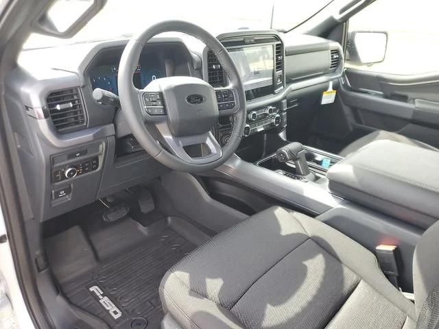 New 2026 Oxford White Ford XLT image 17