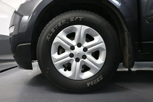 Used 2014 Gray Chevrolet LS image 16