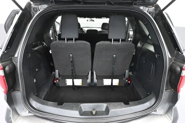 2017 Ford Explorer XLT - Photo 38