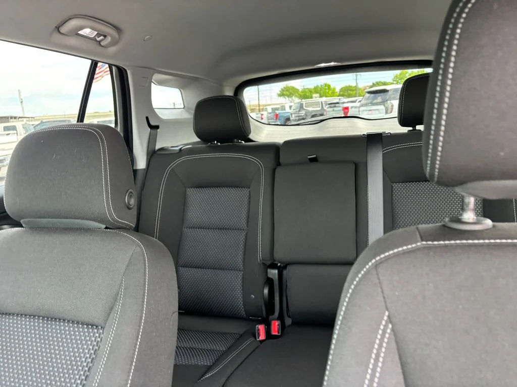 Used 2024  GMC SLE image 15