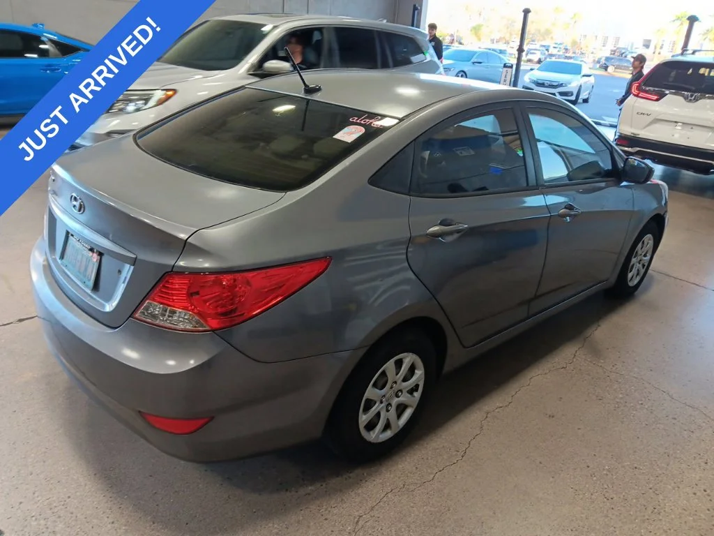 Used 2014 Gray Metallic Hyundai GLS image 3