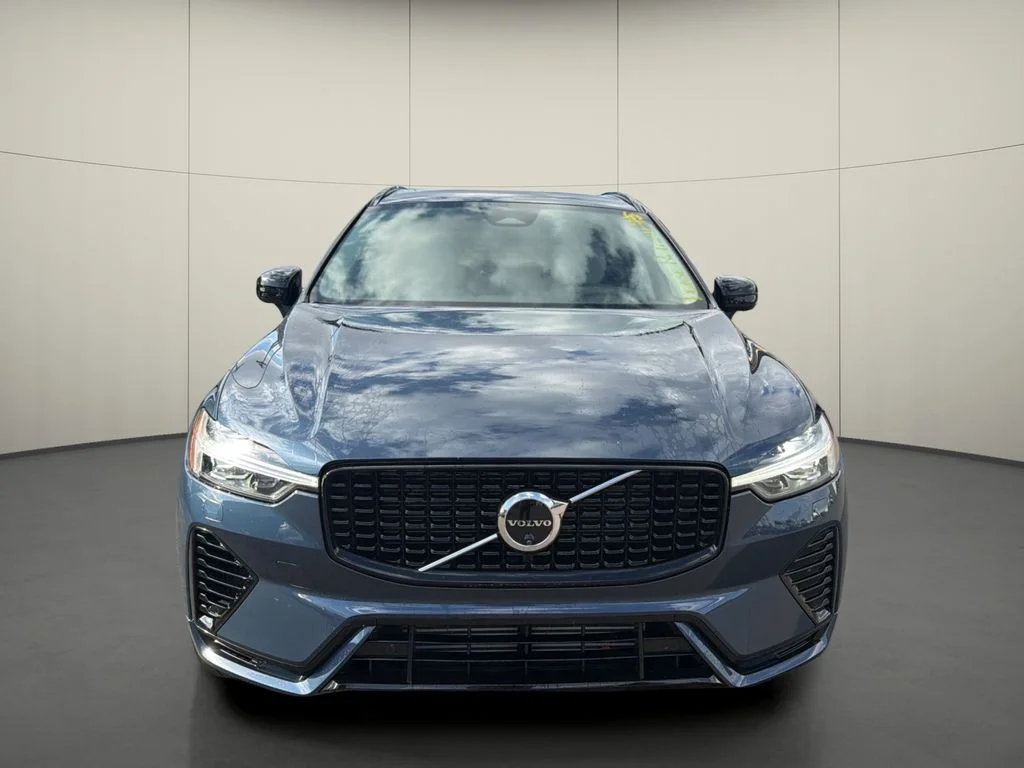 Used 2024 Blue Volvo T8 Plus Dark Theme image 2