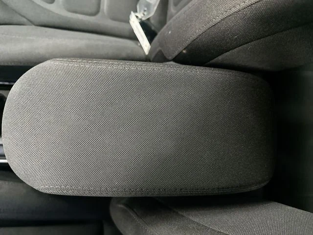 Used 2019 White Jeep Latitude image 22