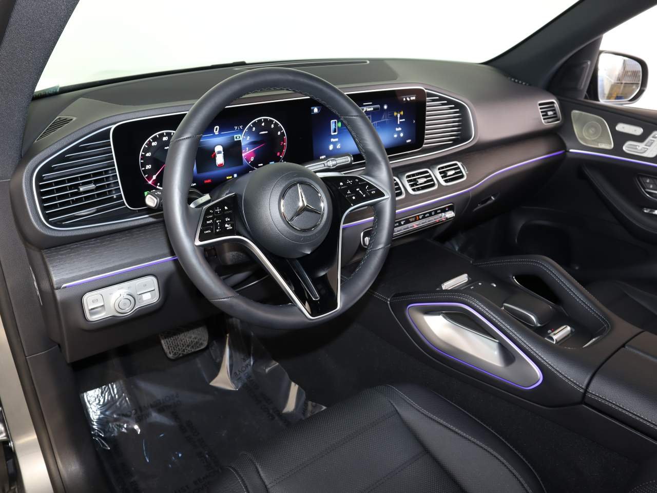 Used 2025 Grey Mercedes-Benz GLE 580 4MATIC® image 12