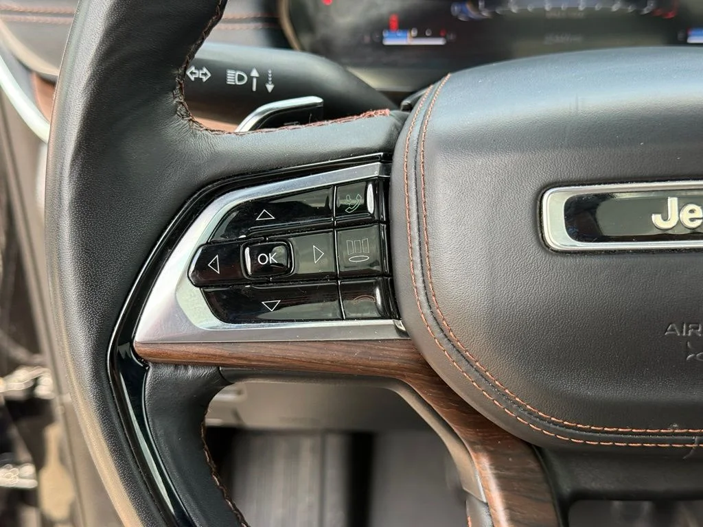 Used 2024 Black Jeep Summit image 17