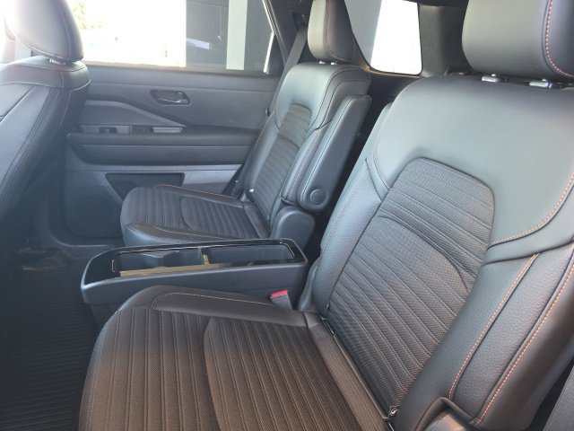 Used 2025 Gray Nissan Rock Creek image 6