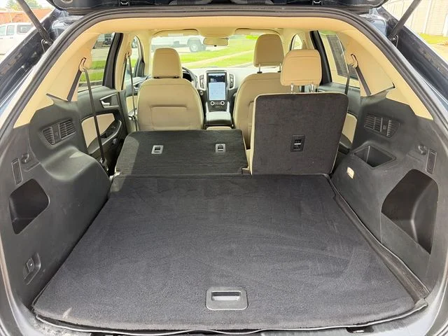 Used 2024 Blue Ford SE image 25