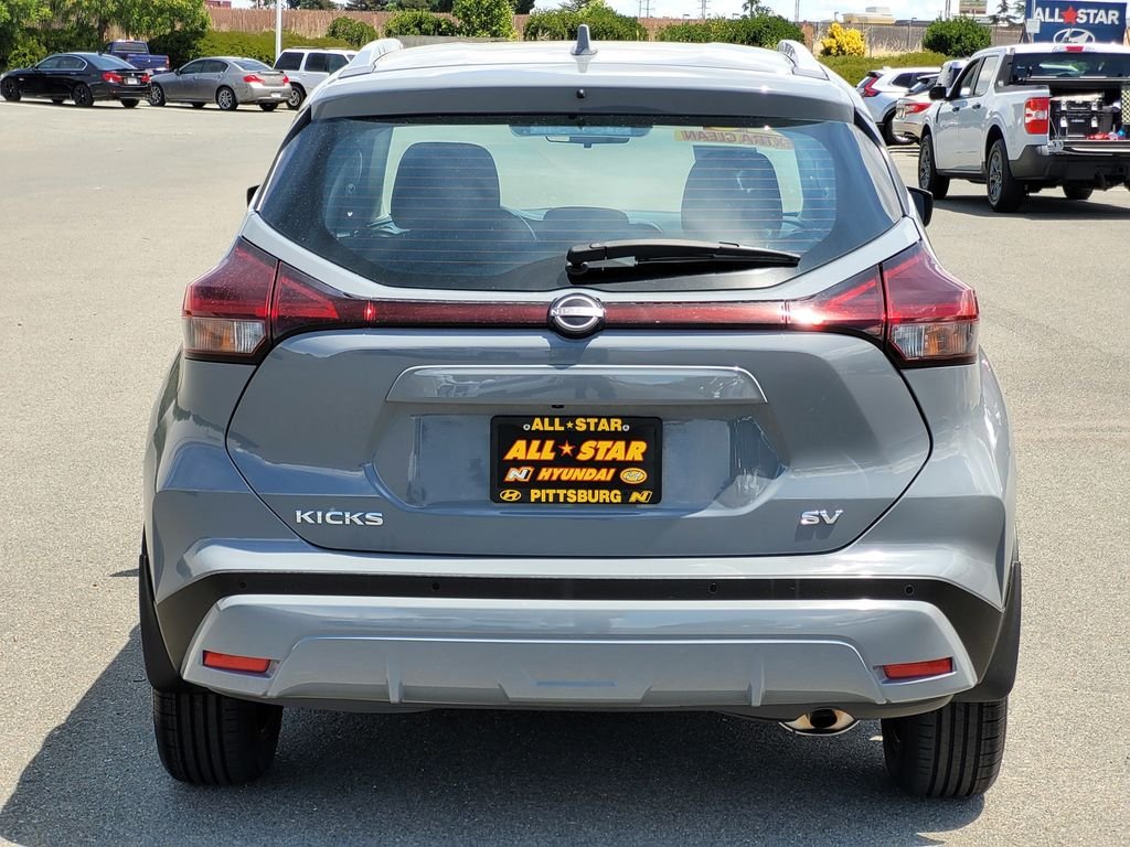 Used 2023 Gray Nissan SV image 5
