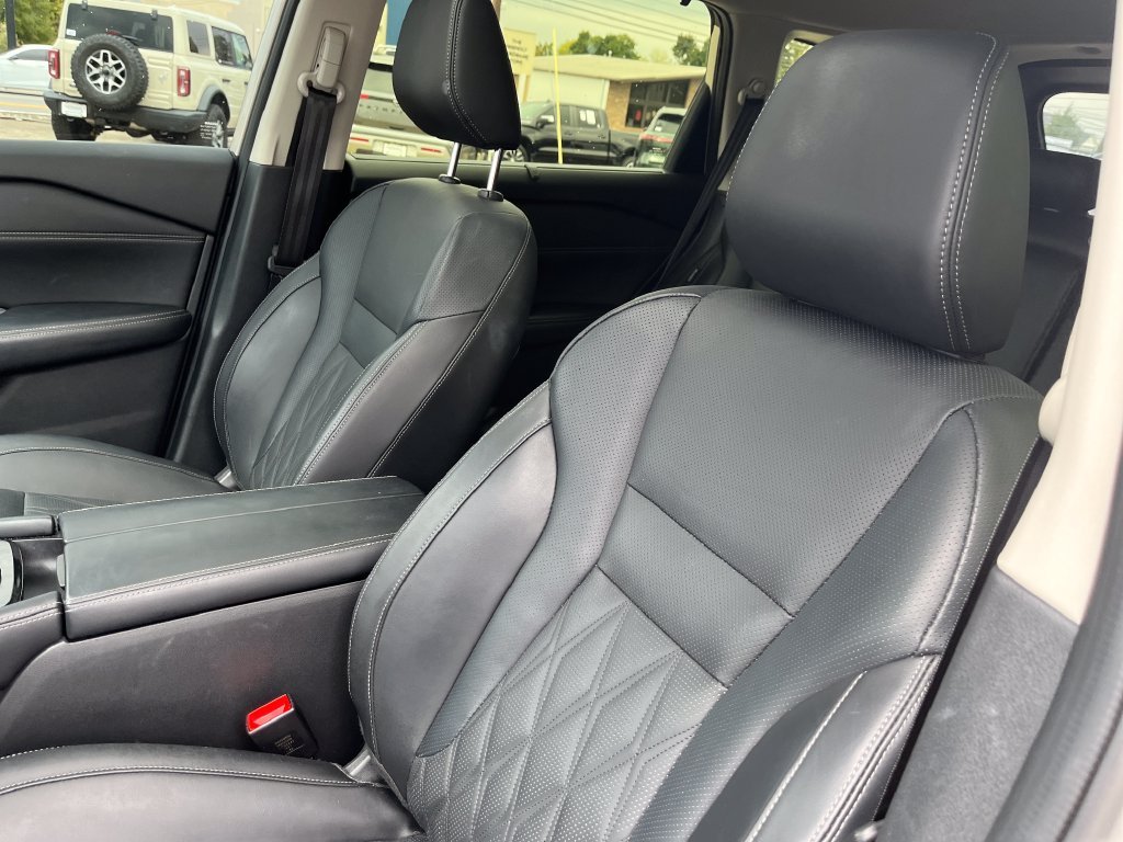 Used 2024 Gold Nissan Platinum image 12