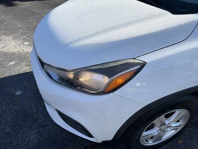 Used 2022 SUMMIT WHITE Chevrolet LS image 9